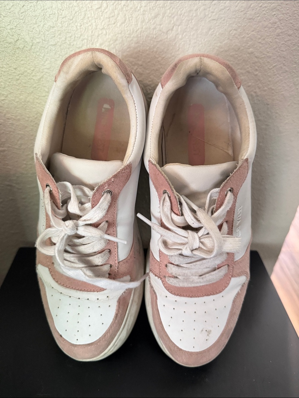 NineWest Women’s White and Blush Casual Sneakers